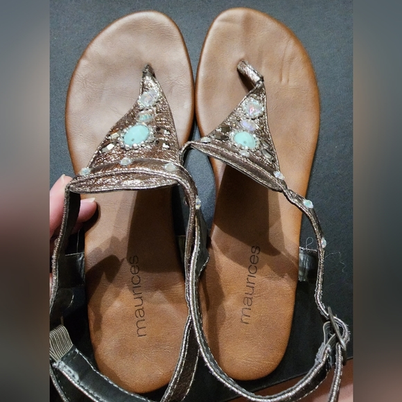SUPER CUTE~ WOMENS~ MAURICES ~FLAT THONG SANDALS ~SIZE 8~ EXCELLENT CONDITION - Picture 13 of 14